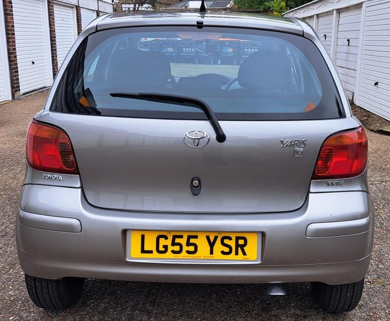 TOYOTA YARIS