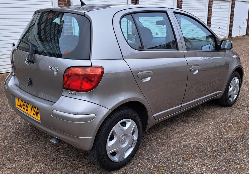 TOYOTA YARIS