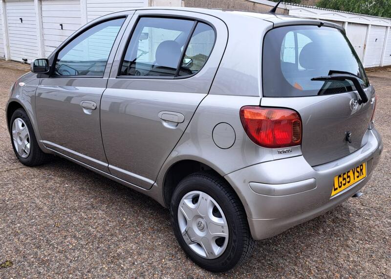 TOYOTA YARIS