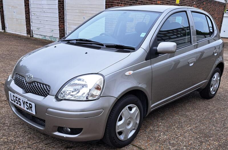 TOYOTA YARIS