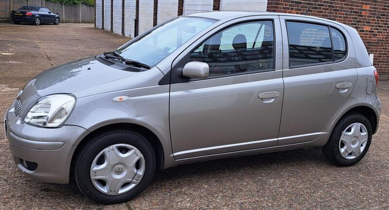 TOYOTA YARIS