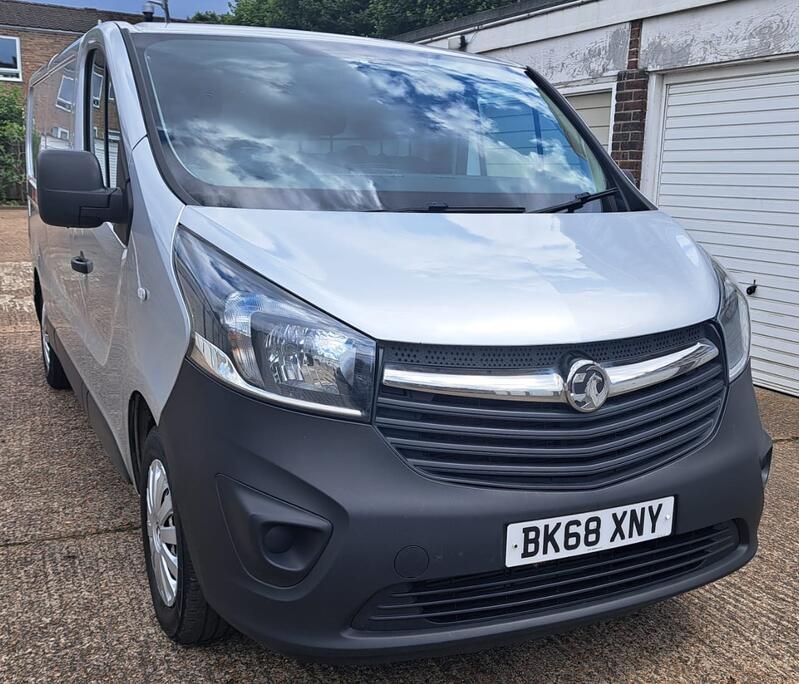 VAUXHALL VIVARO
