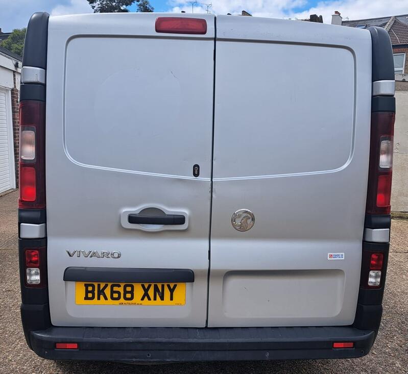 VAUXHALL VIVARO
