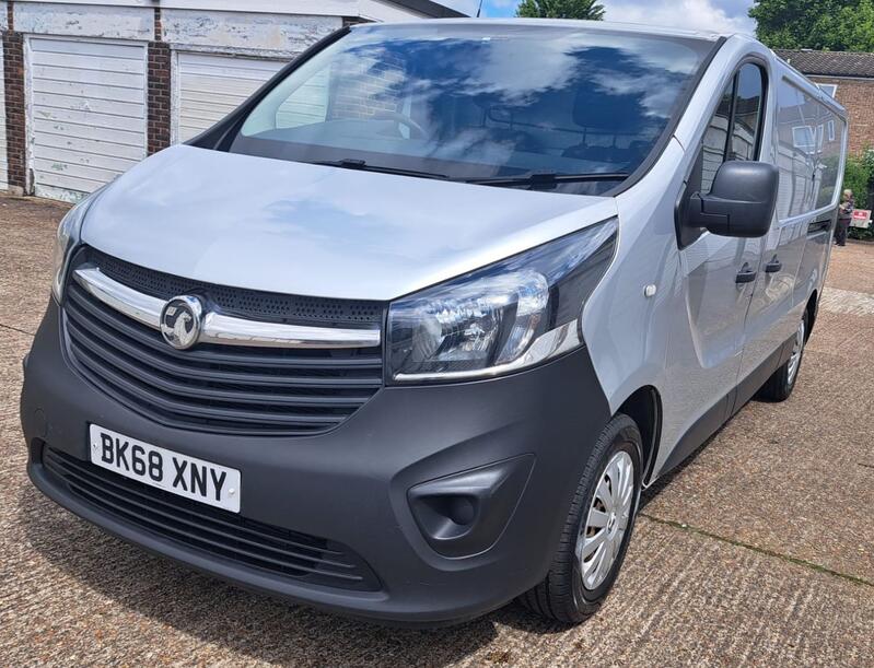 VAUXHALL VIVARO