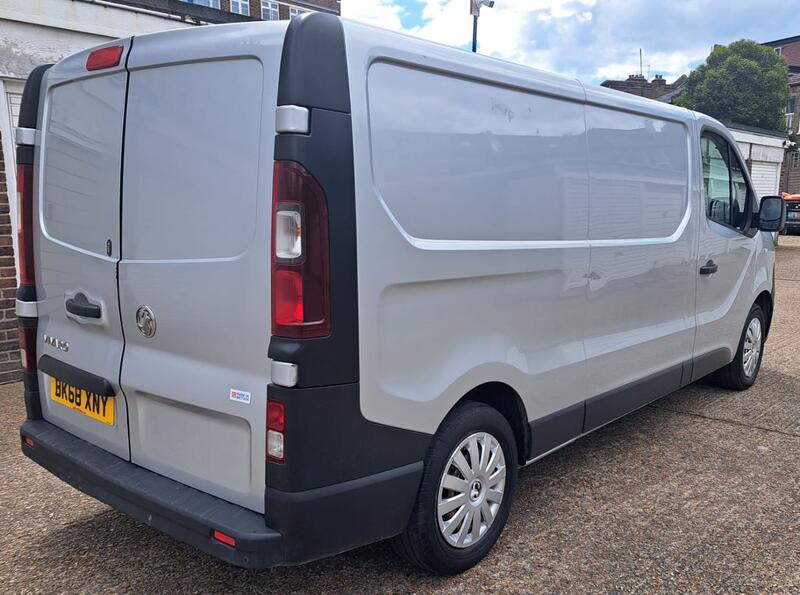 VAUXHALL VIVARO