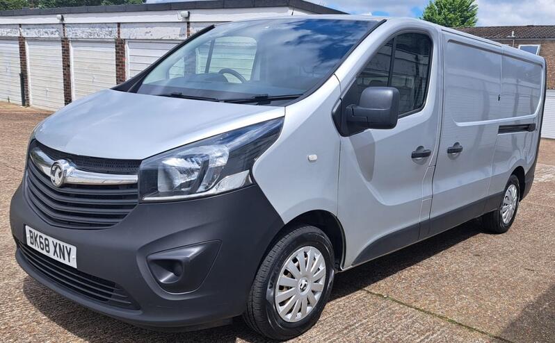 VAUXHALL VIVARO
