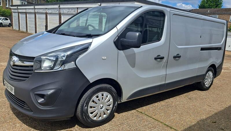 VAUXHALL VIVARO