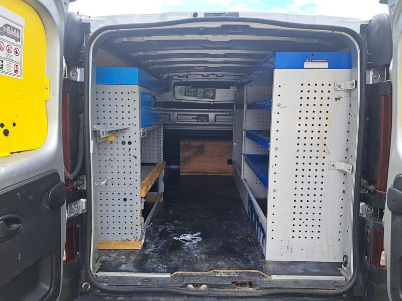 VAUXHALL VIVARO