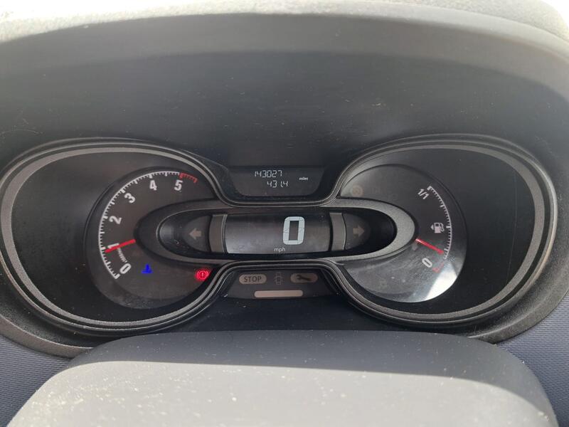 VAUXHALL VIVARO