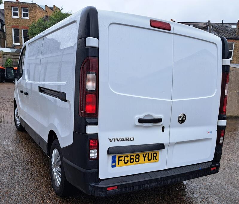 VAUXHALL VIVARO