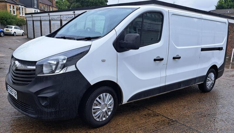VAUXHALL VIVARO