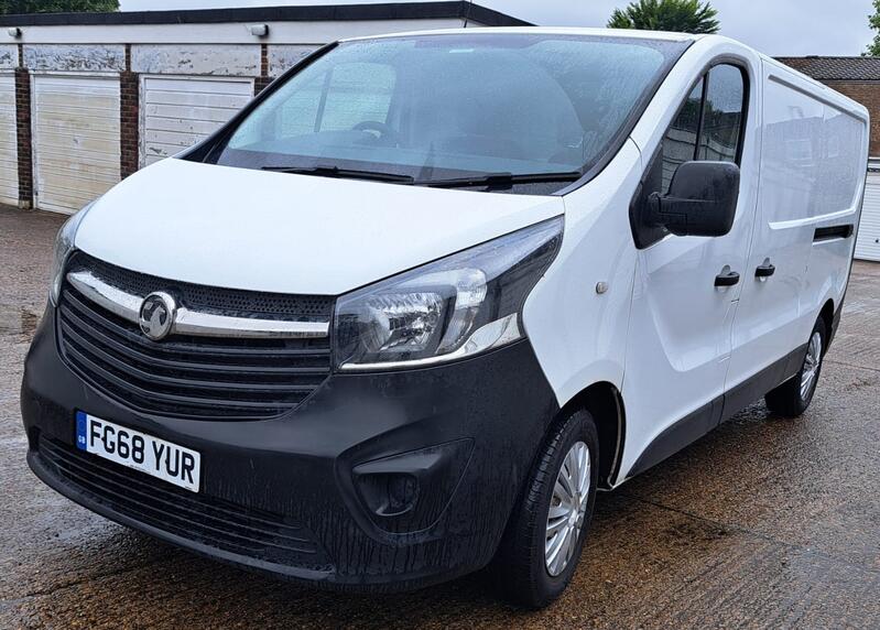 VAUXHALL VIVARO