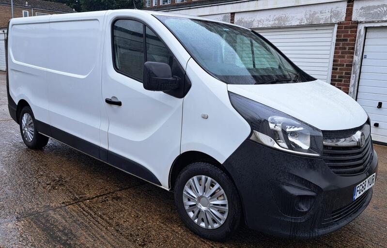 VAUXHALL VIVARO