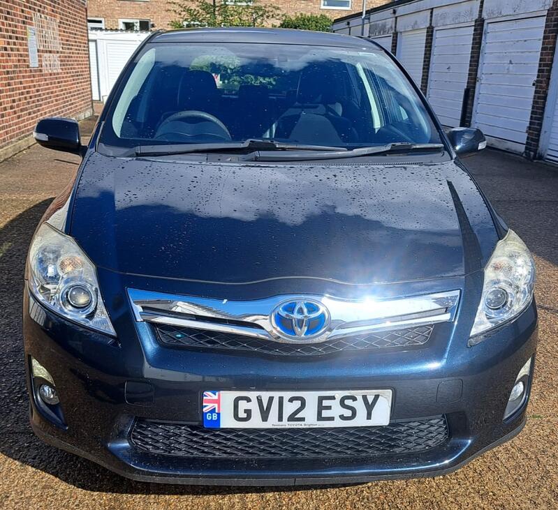 TOYOTA AURIS