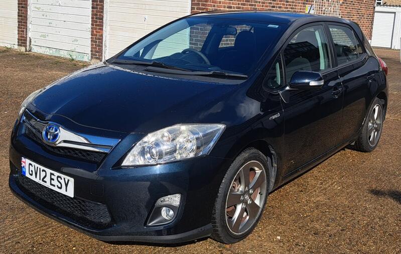 View TOYOTA AURIS 1.8 VVT-h T Spirit