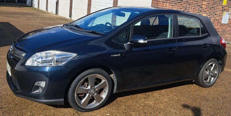 View TOYOTA AURIS 1.8 VVT-h T Spirit