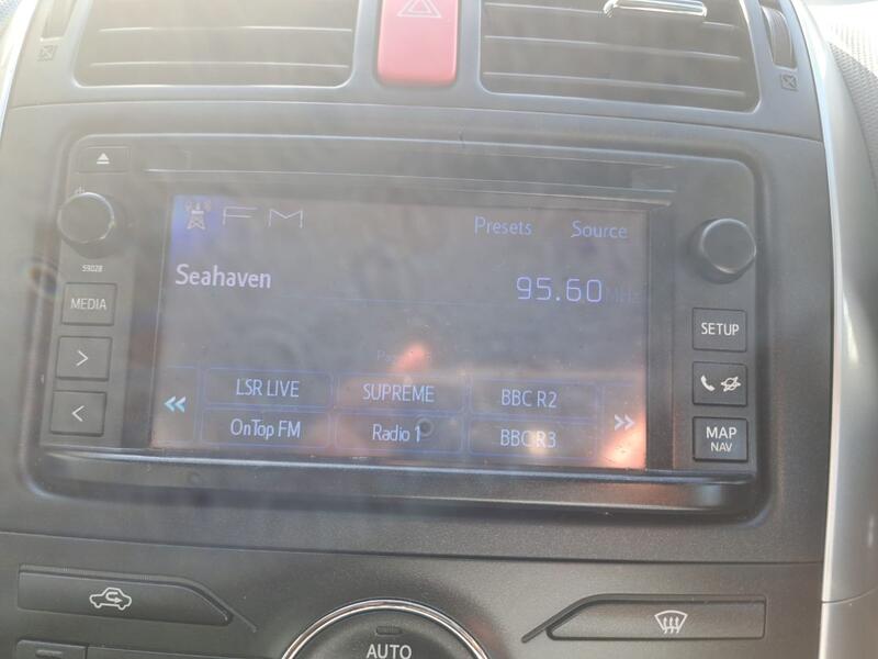 TOYOTA AURIS