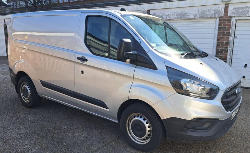 View FORD TRANSIT CUSTOM 2.0 340 EcoBlue Leader