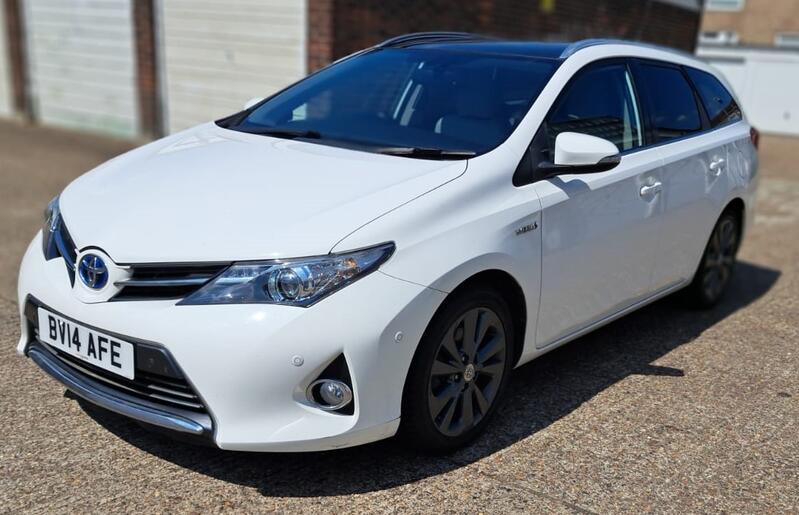 TOYOTA AURIS