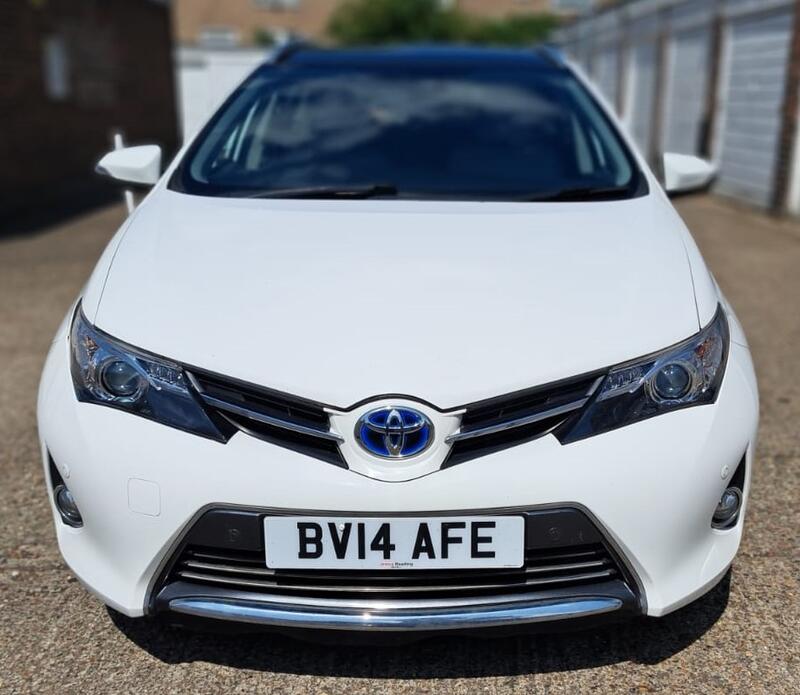 TOYOTA AURIS