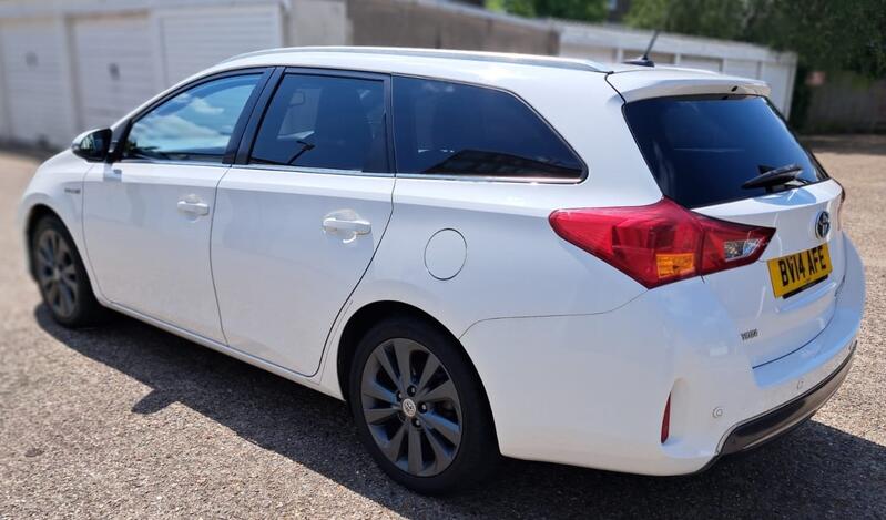 TOYOTA AURIS
