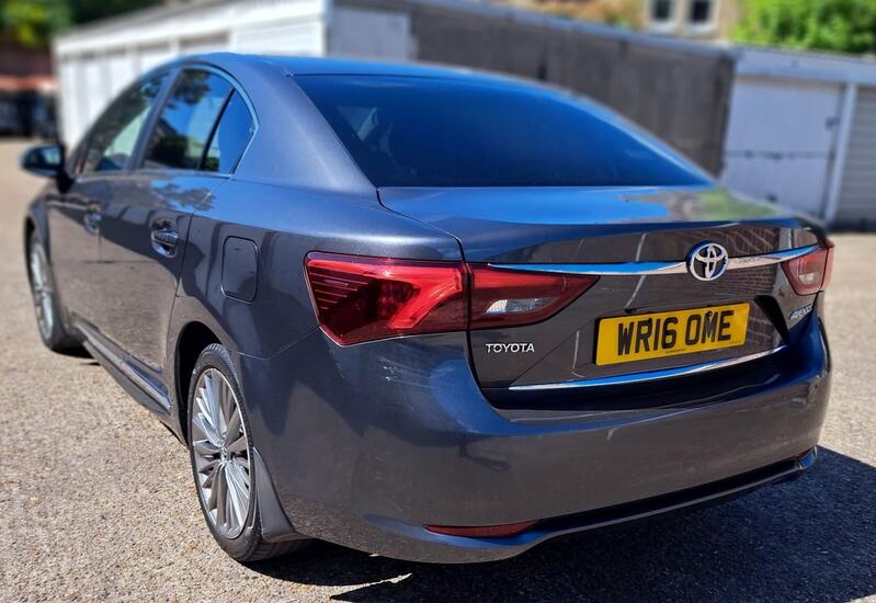 TOYOTA AVENSIS