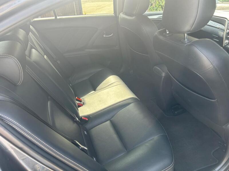 TOYOTA AVENSIS