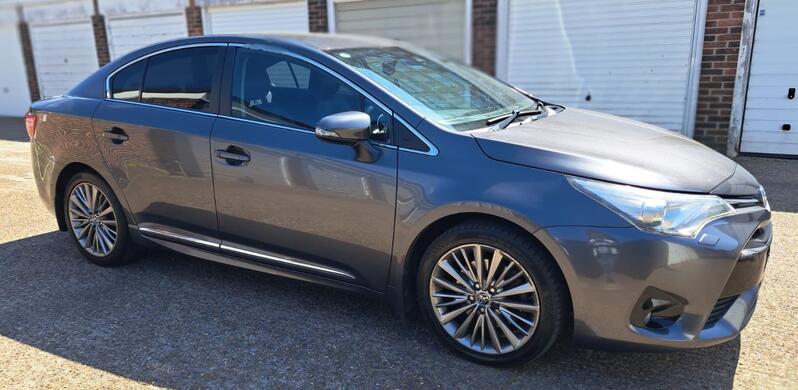 TOYOTA AVENSIS