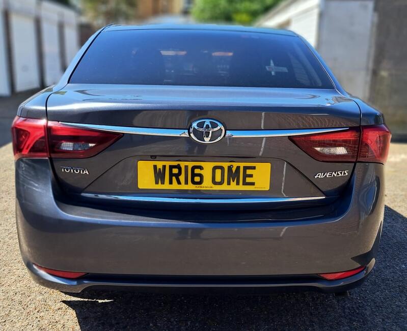 TOYOTA AVENSIS