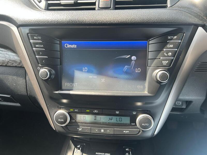TOYOTA AVENSIS